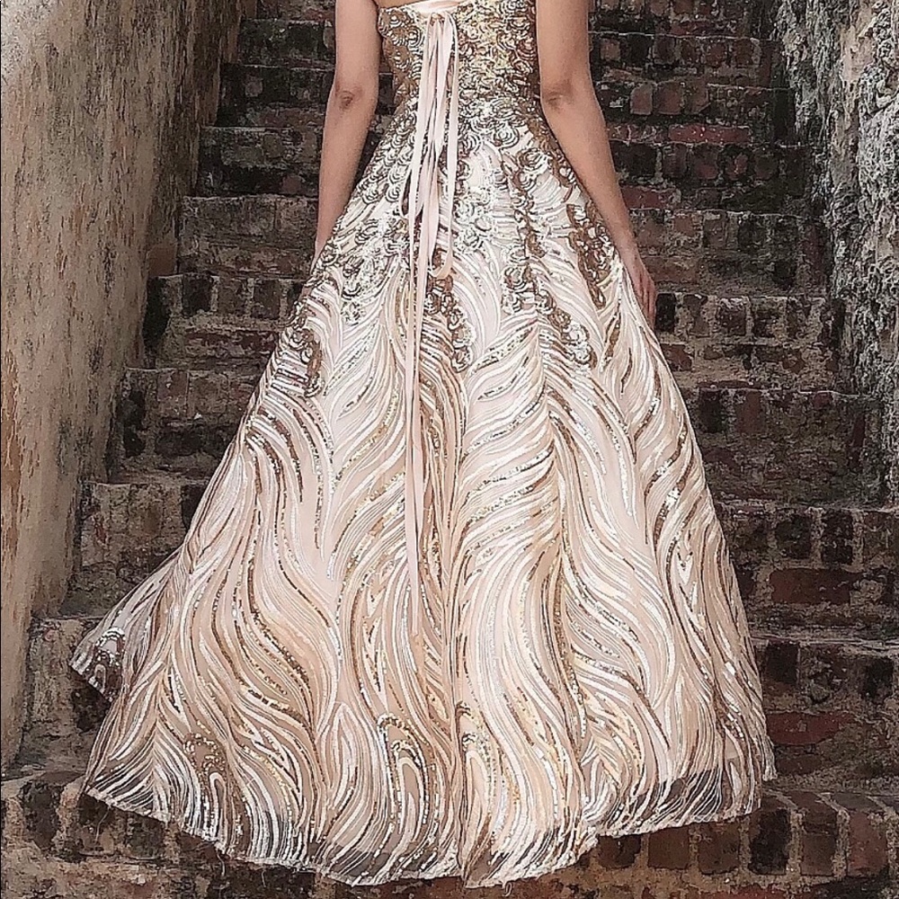 Like NEW XS sequin gold dress
